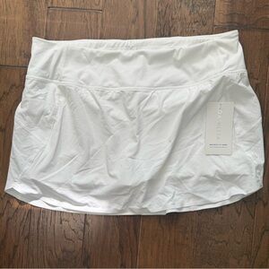 NWT Athleta White Run With It 14” Skort size XL